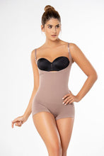 Cargar imagen en el visor de la galería, DJ10L4 Diane &amp; Geordi
